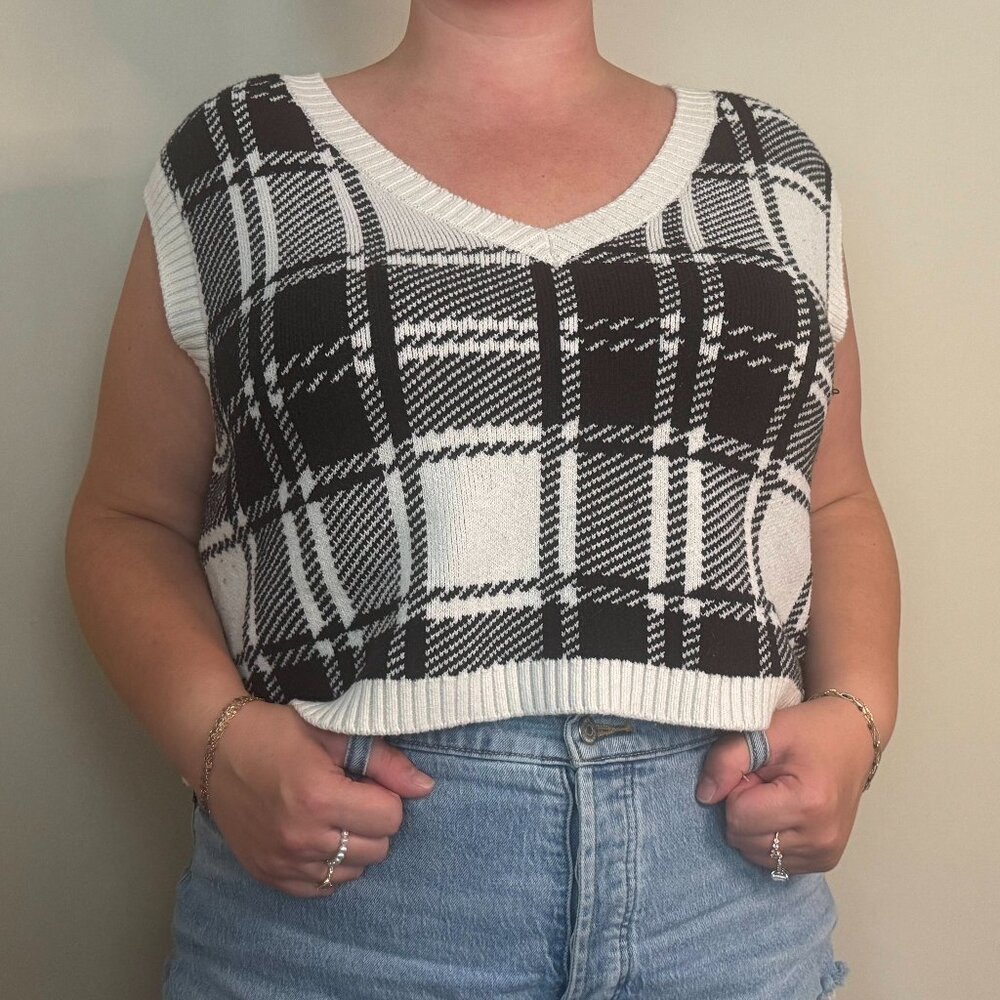 Hollister Co. Women's White and Black Vest